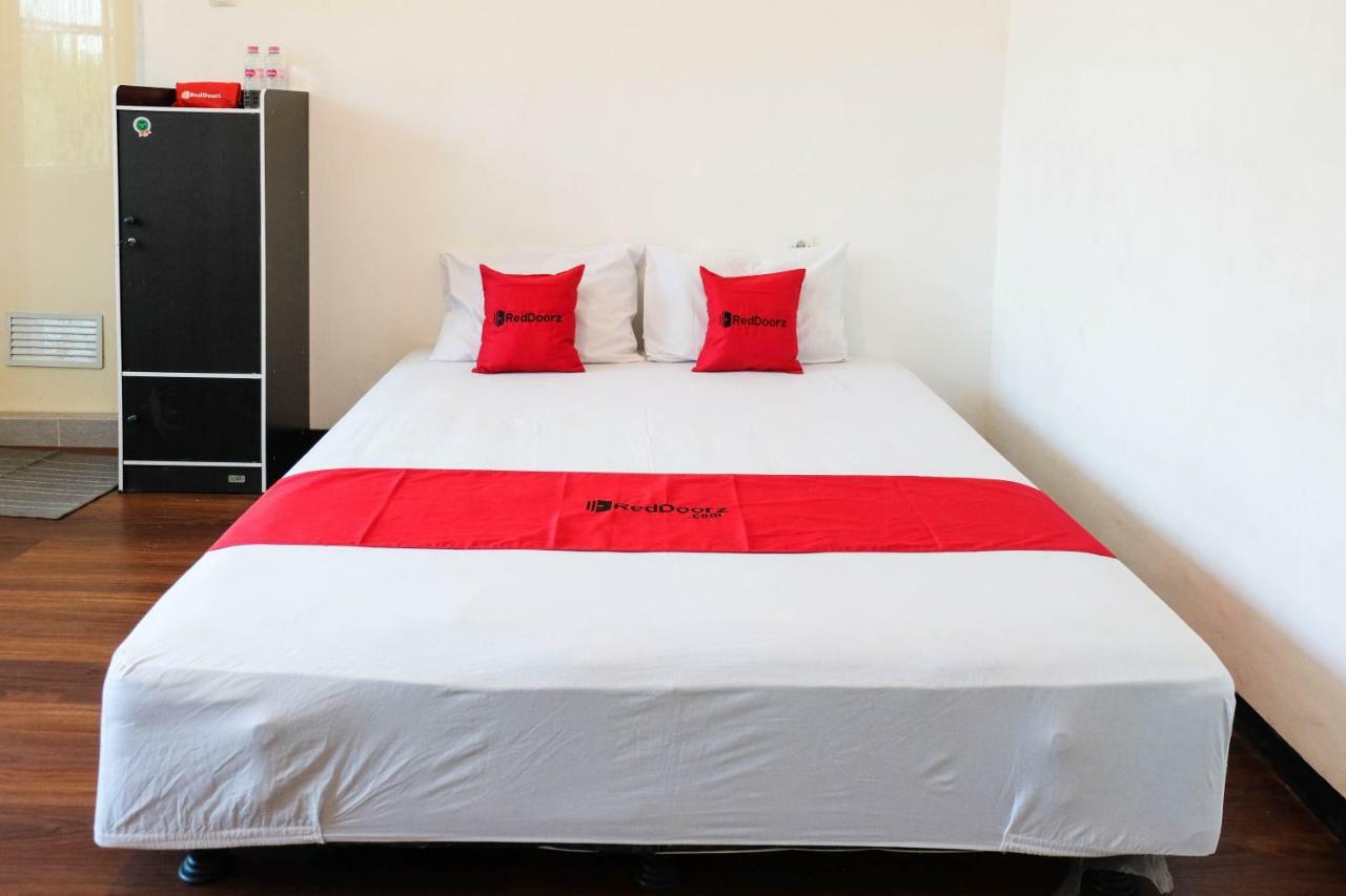 Reddoorz Near Ahmad Yani Airport 3 Hotel Semarang Exterior photo