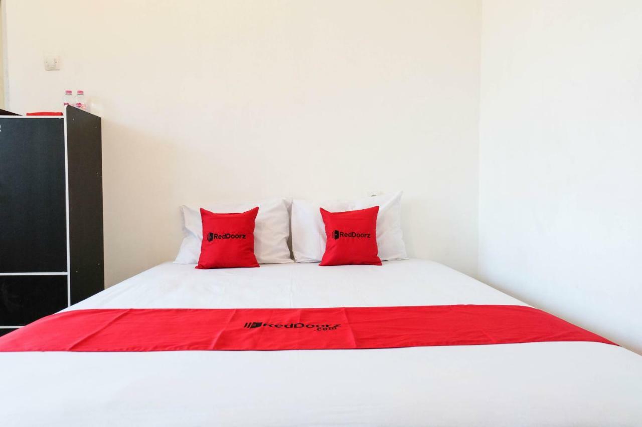 Reddoorz Near Ahmad Yani Airport 3 Hotel Semarang Exterior photo