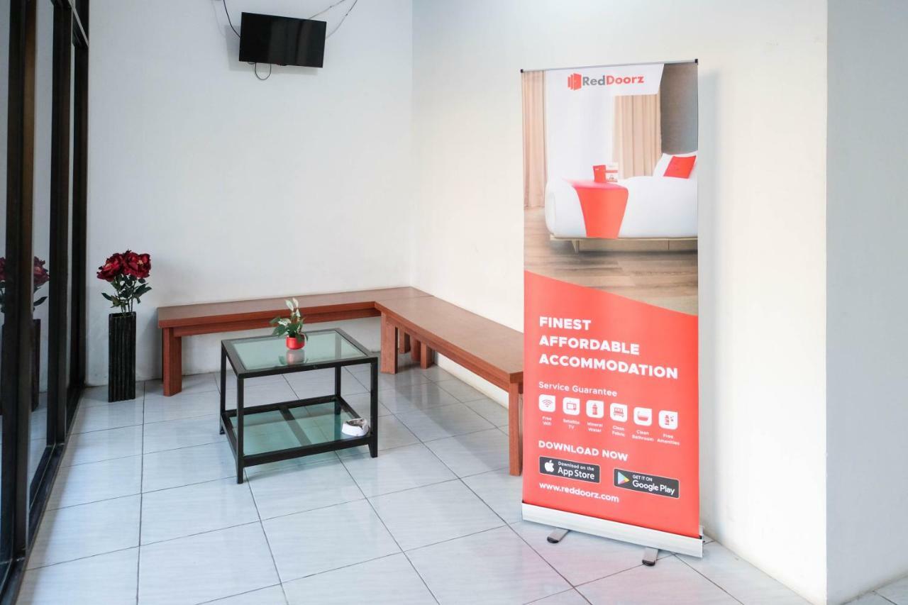 Reddoorz Near Ahmad Yani Airport 3 Hotel Semarang Exterior photo